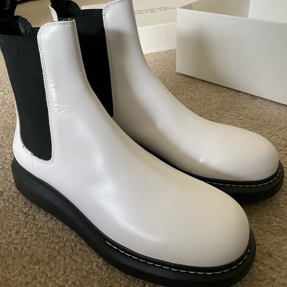 Alexander McQueen Ivory Boot | Brand NEW & Unused |Size 42 | Men - Picture 1 of 10